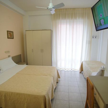 Hotel Dell'Angelo Rimini Esterno foto