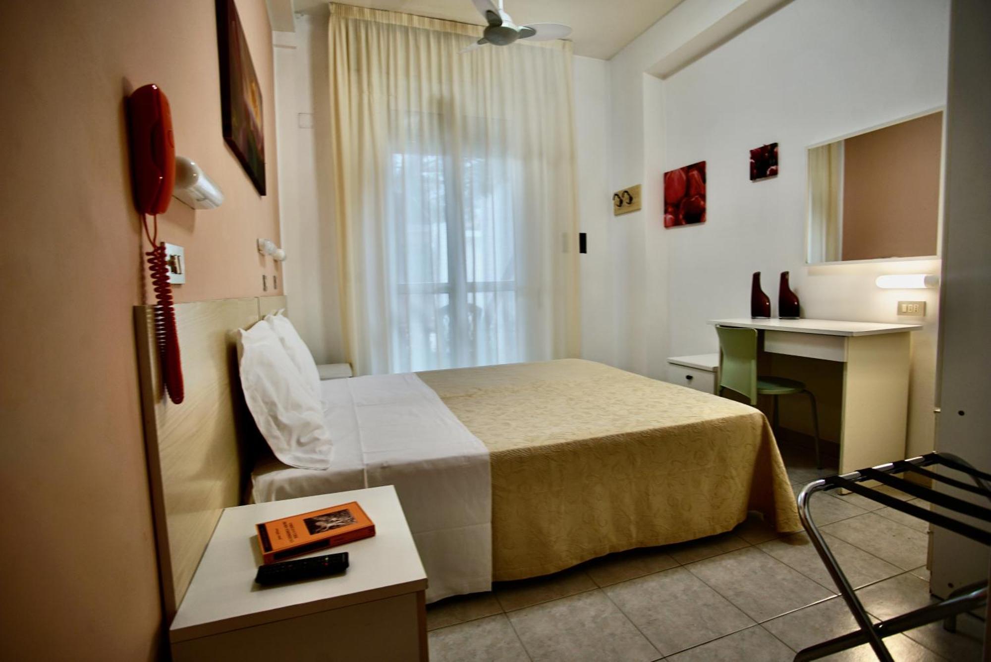 Hotel Dell'Angelo Rimini Esterno foto